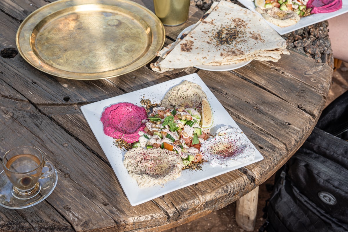 Repas à base de houmous en Jordanie